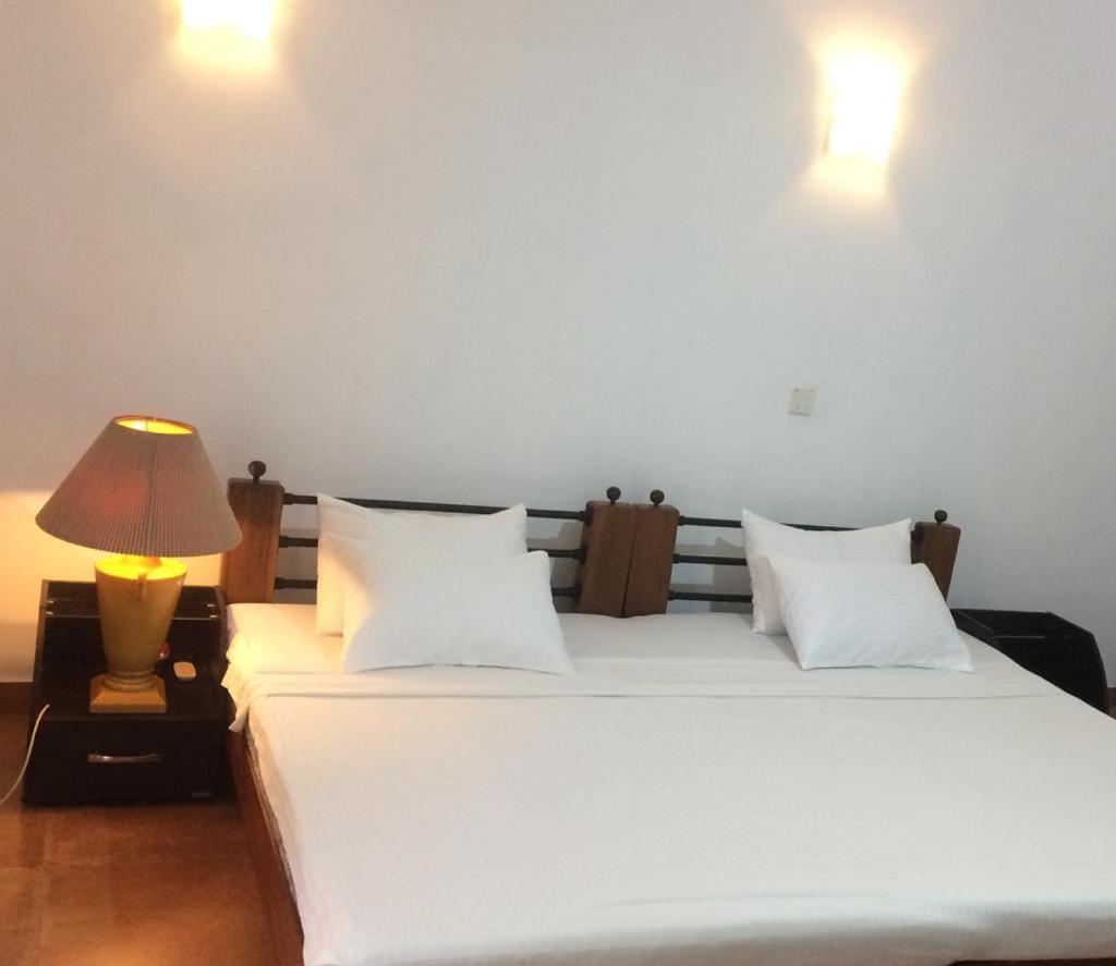 Mount Royal Hotel Kandy Ngoại thất bức ảnh