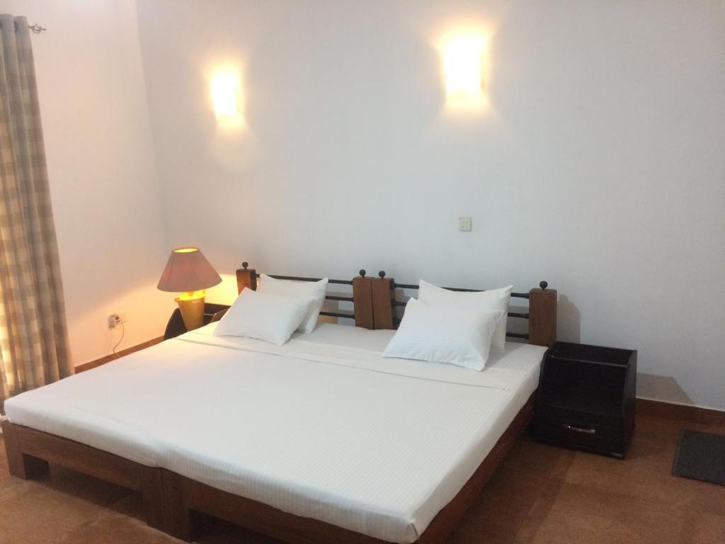Mount Royal Hotel Kandy Ngoại thất bức ảnh