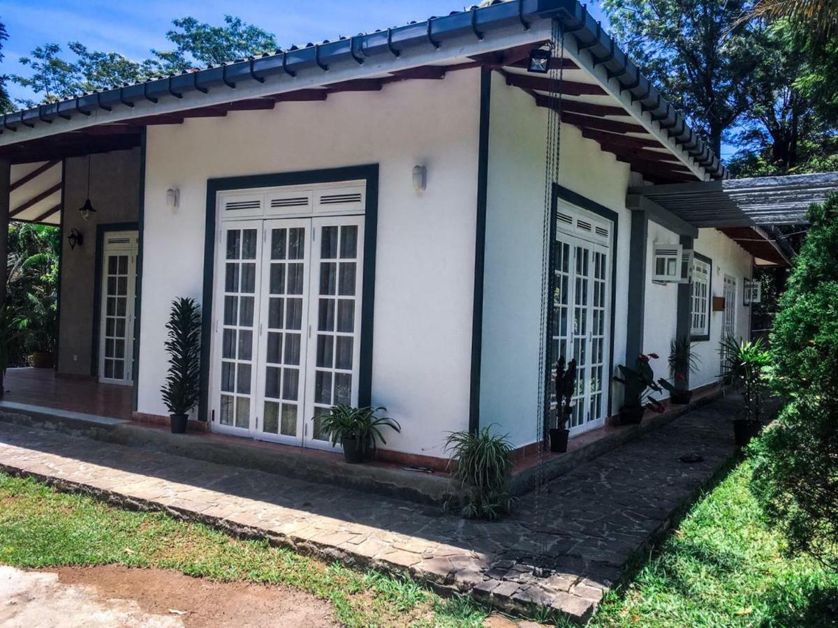 Mount Royal Hotel Kandy Ngoại thất bức ảnh