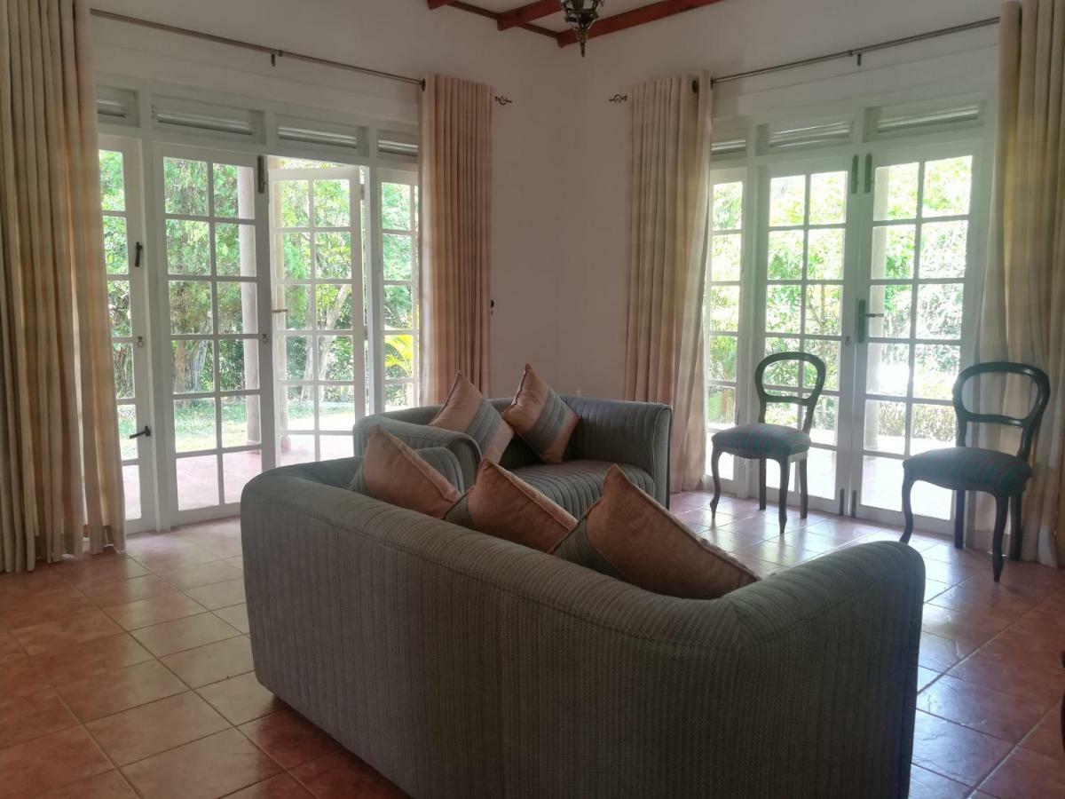 Mount Royal Hotel Kandy Ngoại thất bức ảnh